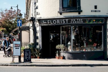 how-to-get-loyal-customers-on-small-business-saturday