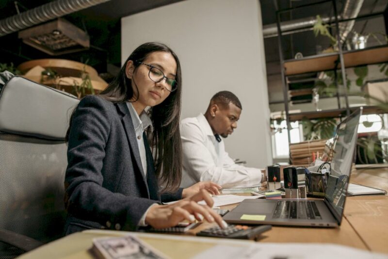 general-accountant-vs-ecommerce-accountant-and-who-should-you-hire