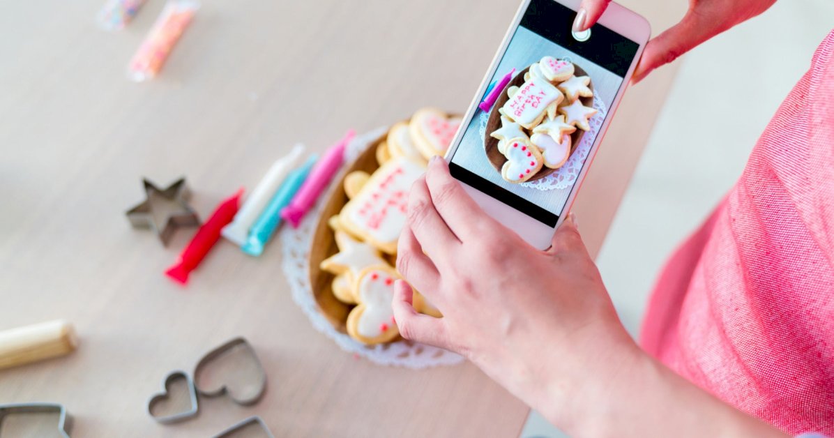 how-to-master-phone-product-photography