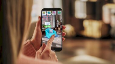 the-emergence-of-hybrid-retail:-integrating-online-and-offline-stores