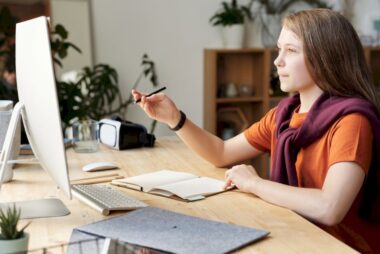 the-use-of-e-commerce-platforms-for-online-education-and-course-delivery