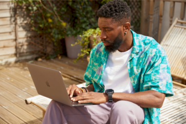 how-to-make-extra-income-while-working-full-time-in-2025