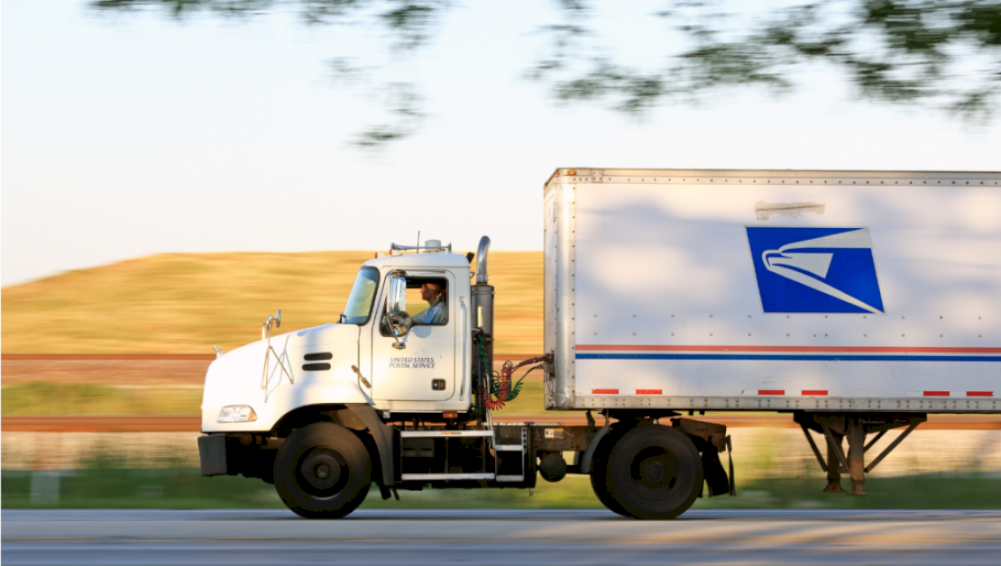 expedited-shipping-explained:-how-it-works-+-compares-with-traditional-&-standard-shipping