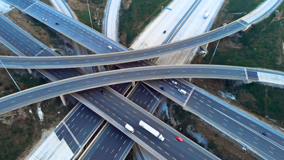 how-transportation-route-optimization-improves-logistics-and-satisfies-customers