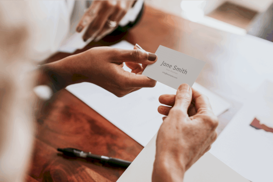 business-card-size:-dimension-guide-for-your-brand