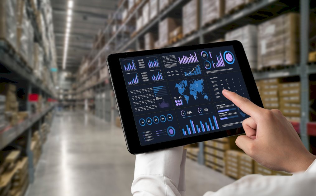 the-complete-guide-to-warehouse-management-analytics:-use-cases-&-how-to-implement