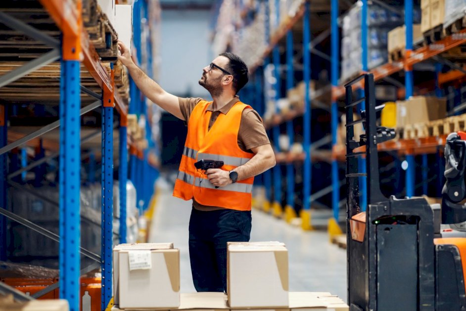 what’s-the-difference-between-stock-checking-and-stocktaking?