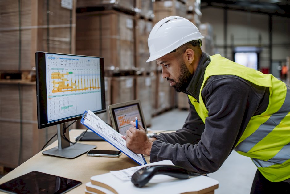 wms-implementation:-step-by-step-guide-to-warehouse-management-system-set-up-success-(+-checklist) 