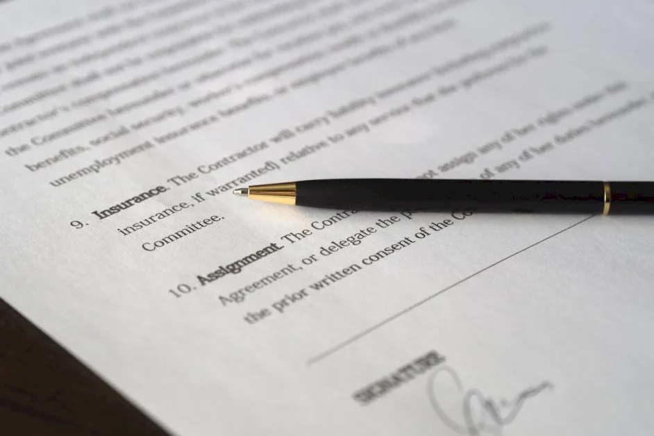 how-e-commerce-businesses-and-accountants-can-benefit-from-an-ai-contract-generator