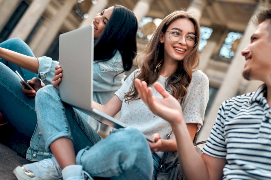 20-business-ideas-for-college-students-to-try-in-2025