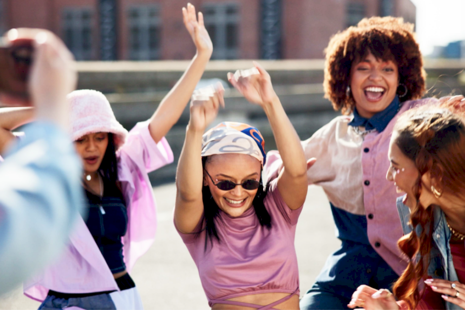 32-company-swag-ideas:-best-branded-merch-for-2026