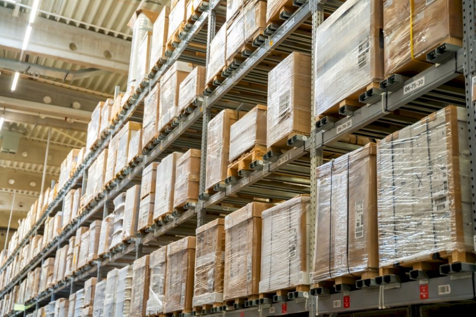 what-is-stockpile-inventory?-meaning,-examples-&-how-to-manage-it-effectively