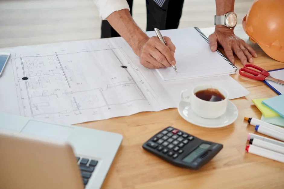 what-ecommerce-founders-can-learn-from-regulated-industries-about-financial-discipline