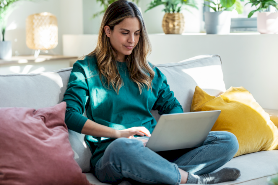 best-place-to-sell-shirts-online:-from-etsy-to-shopify