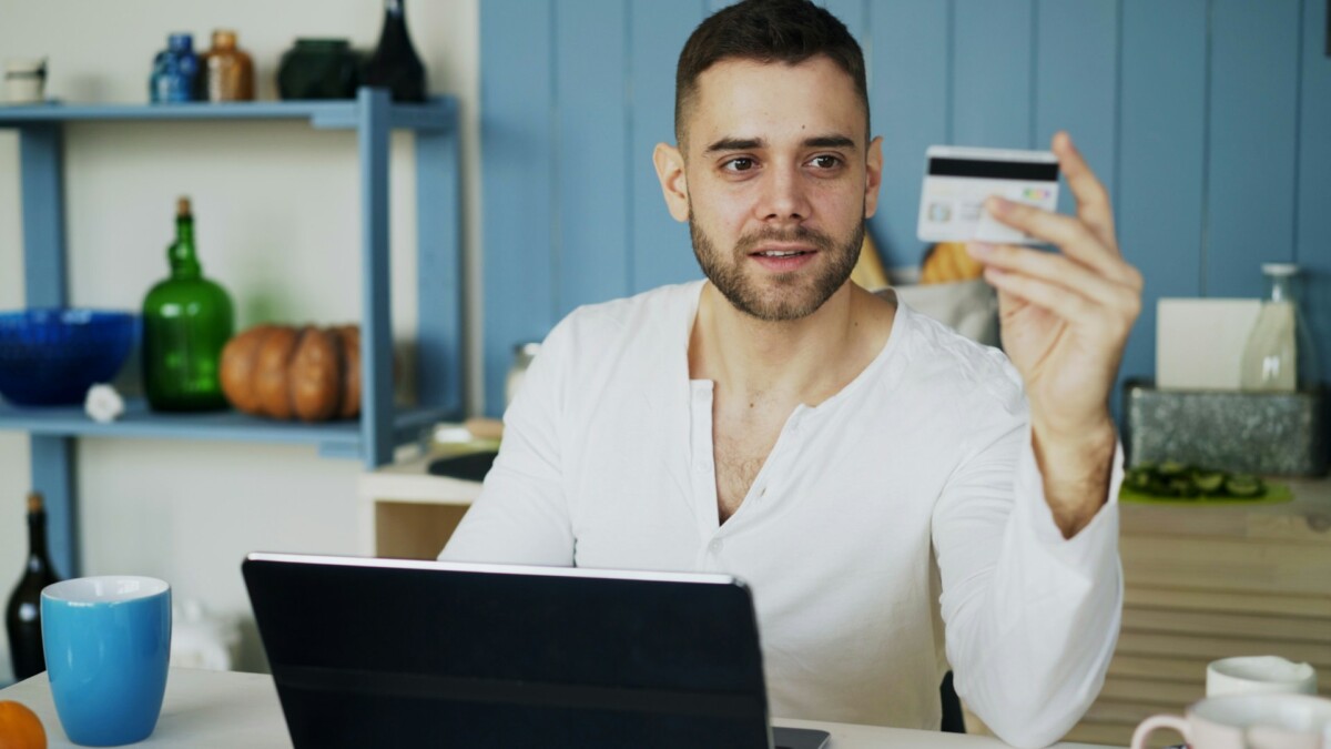 What High-Growth Ecommerce Brands Delegate First When Scaling Multi-Channel Sales