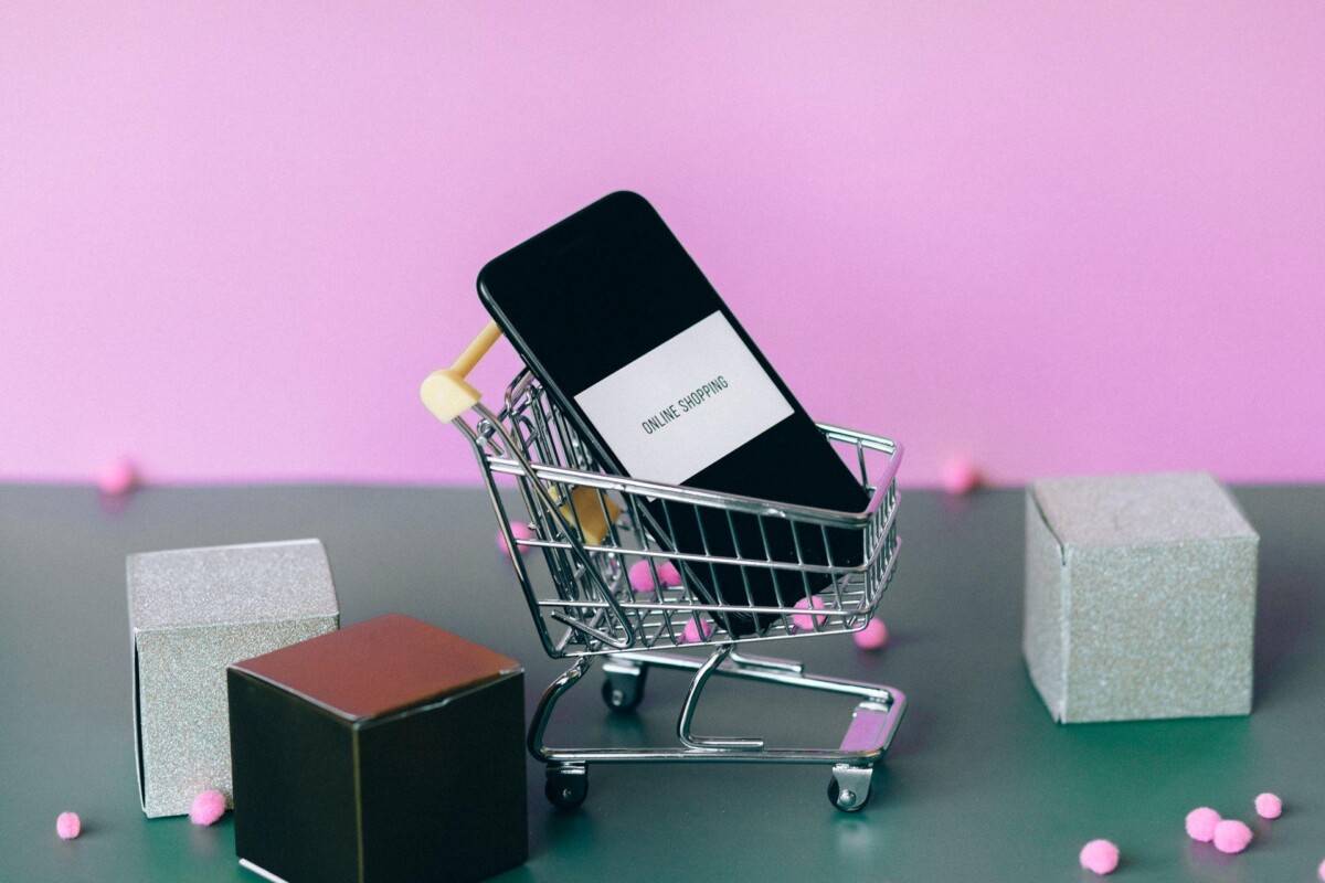 Why Ecommerce Companies Are Using AI Image Generation Tools