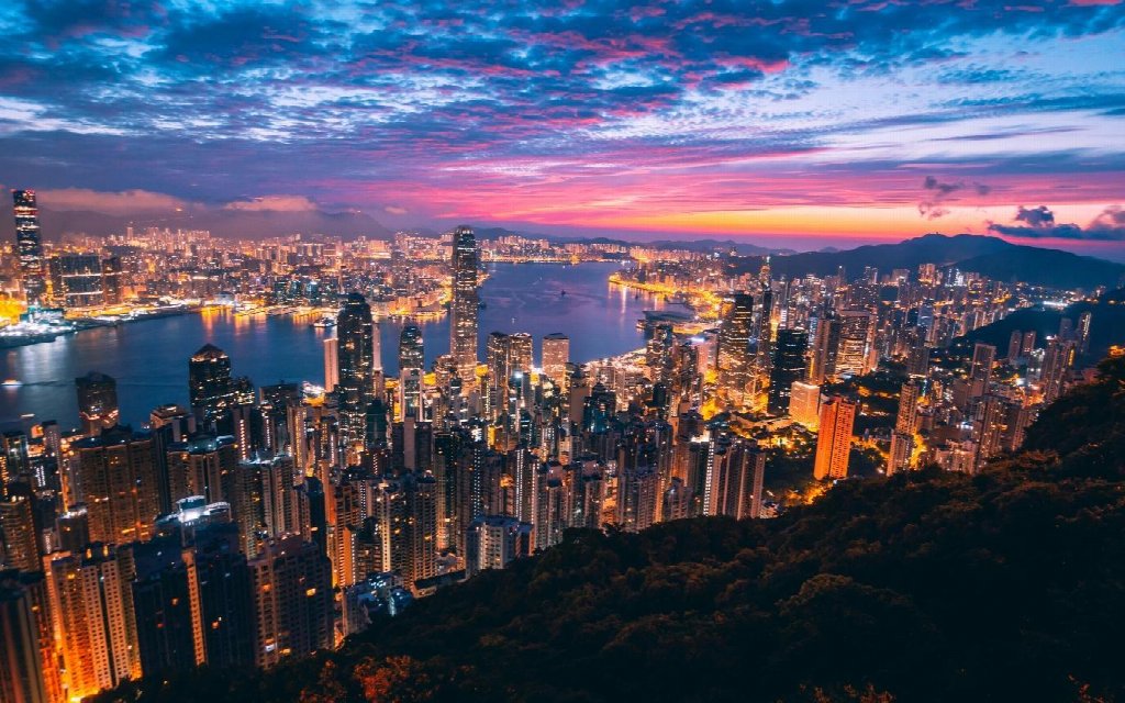 How AI Is Changing the Way Hotels Turn Website Visitors Into Direct Bookings
